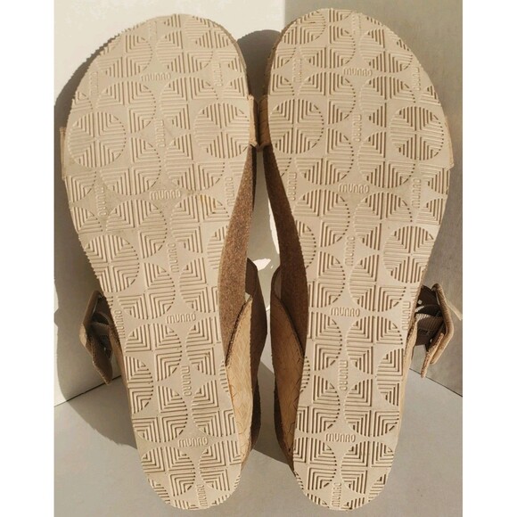 Munro Sandals Womens 9.5W Ronda TStrap Cork Wedge Slide Tan Leather Gator Print - Picture 9 of 12
